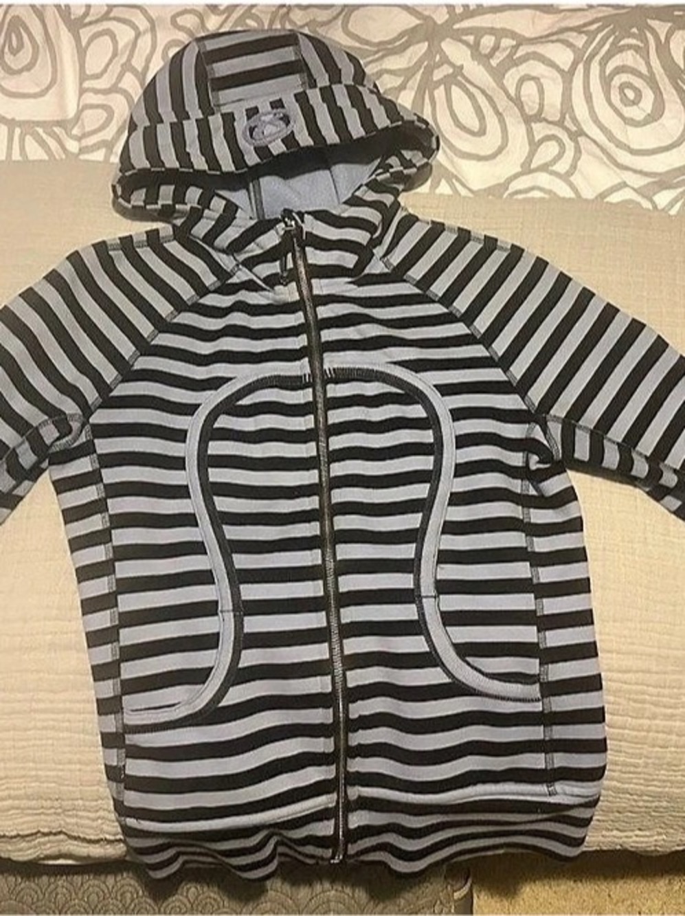 Lululemon Scuba Hoodie Striped Hooded Jacket in Blue & Black